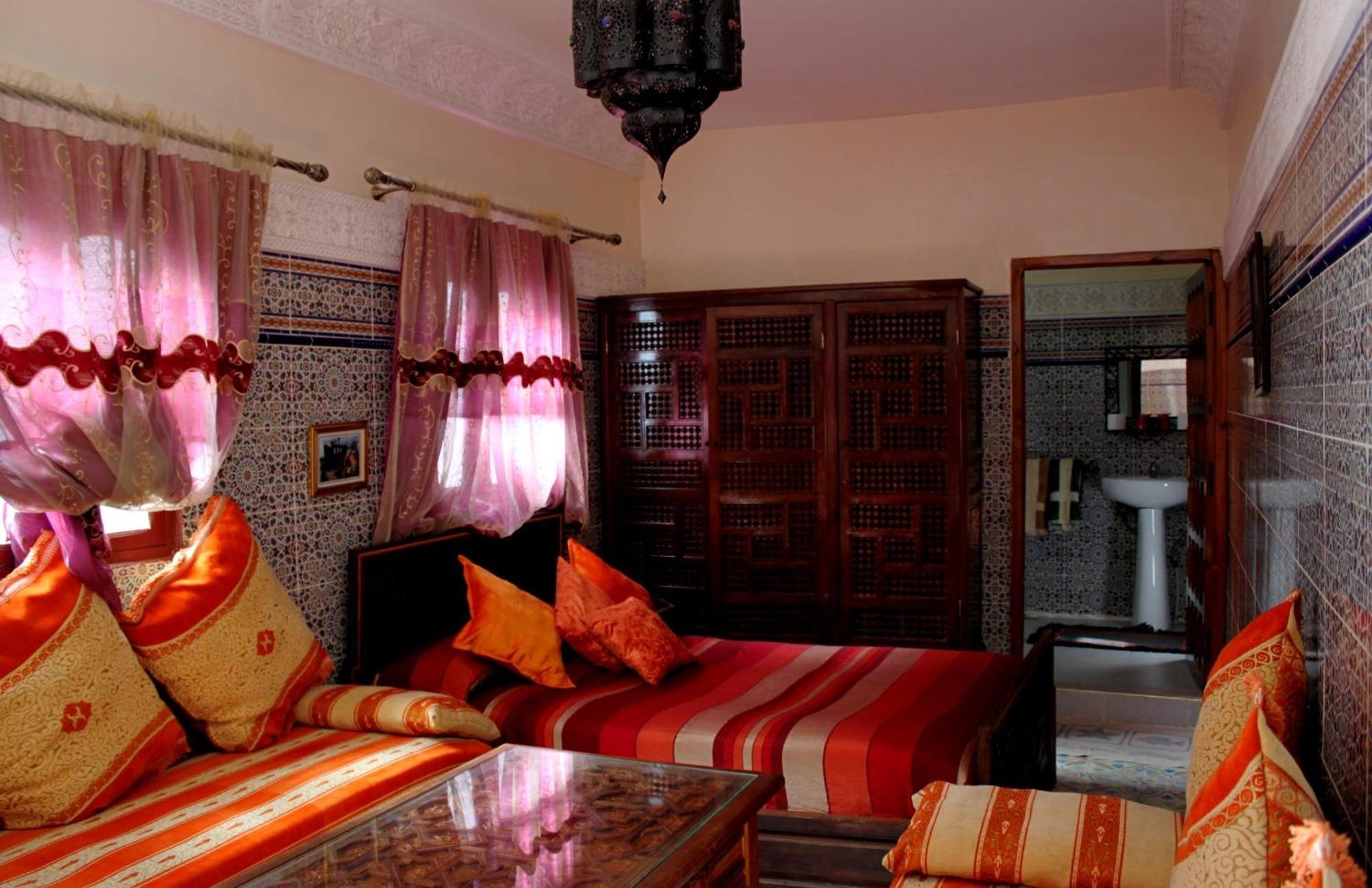 Ryad Bab Berdaine Meknès Habitación foto